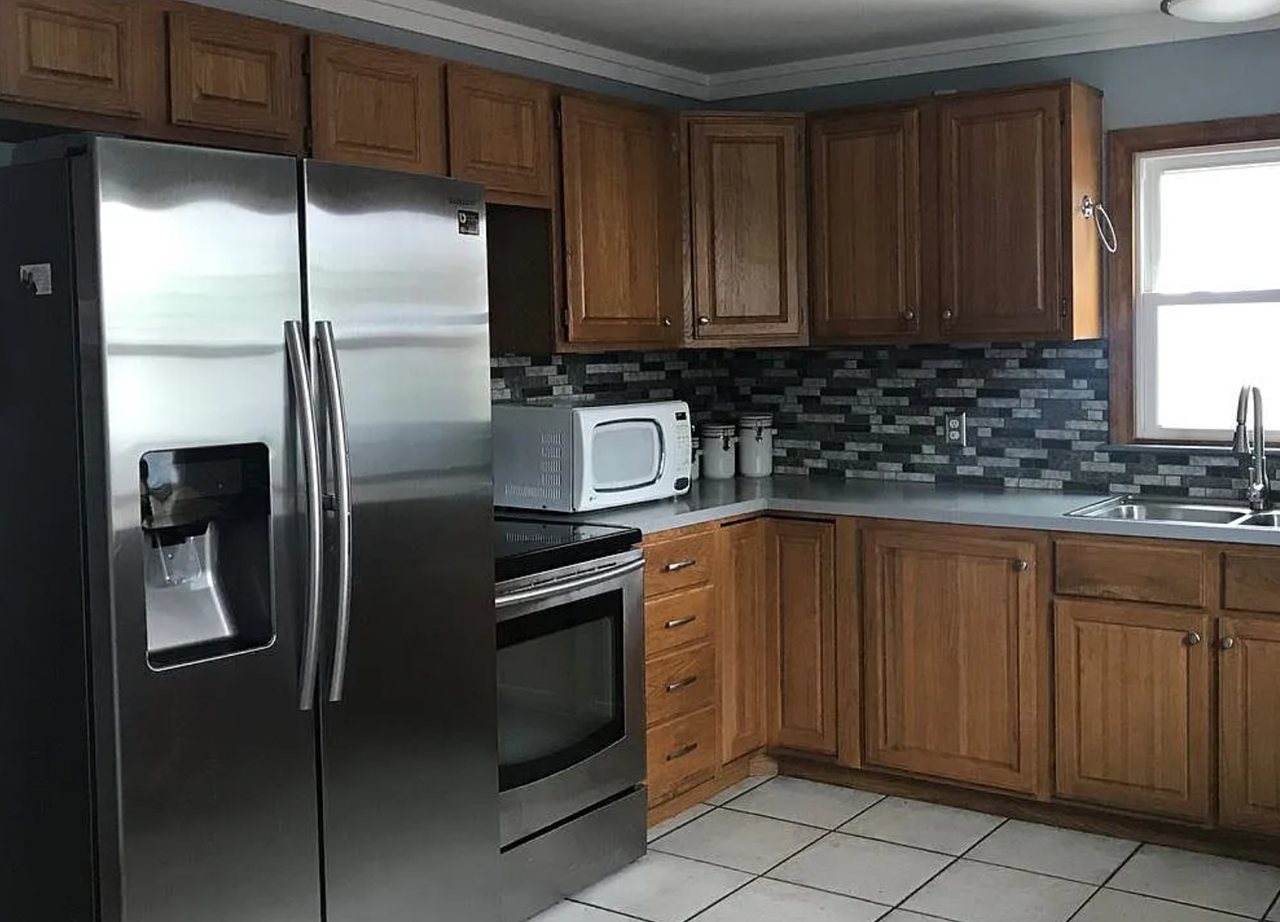 3520 Sw Brendan Ave - Photo 4 of 9