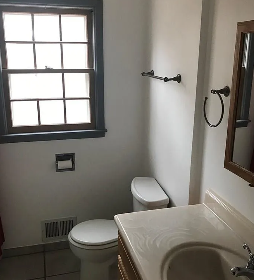 3520 Sw Brendan Ave - Photo 6 of 9