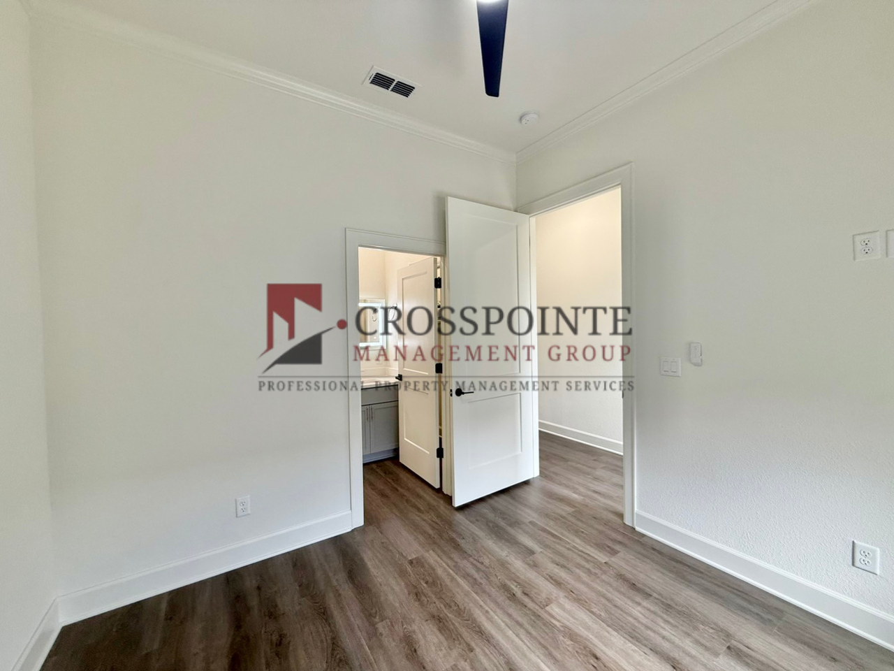 548 W Erwin St - Photo 2 of 27