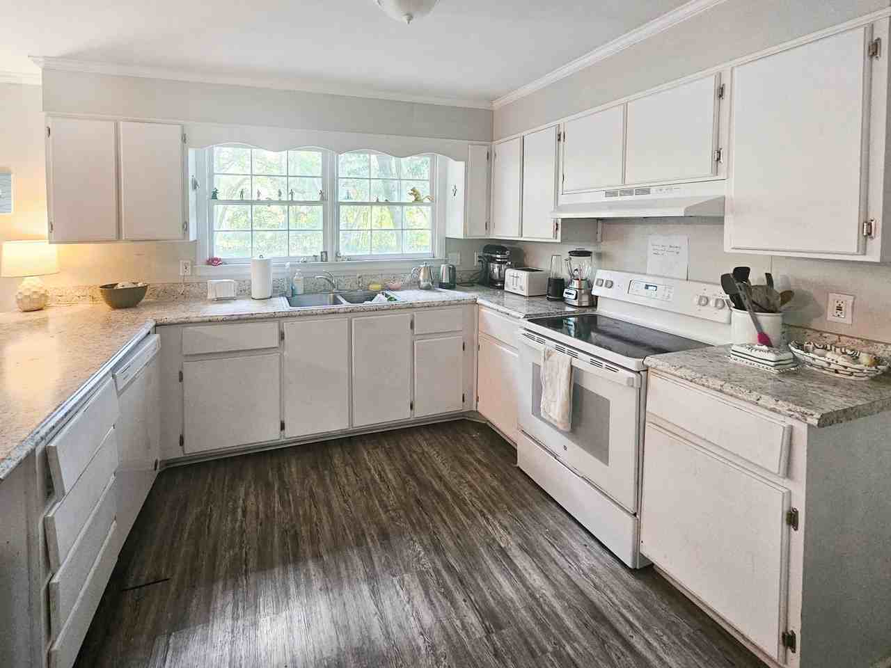 8419 Old Montgomery Rd - Photo 2 of 9