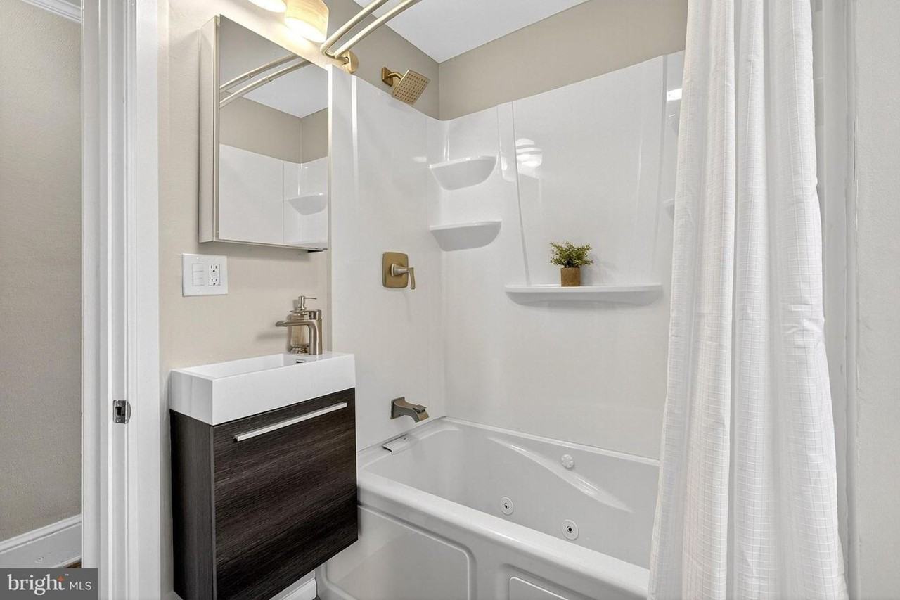 2923 N Washington St - Photo 7 of 11