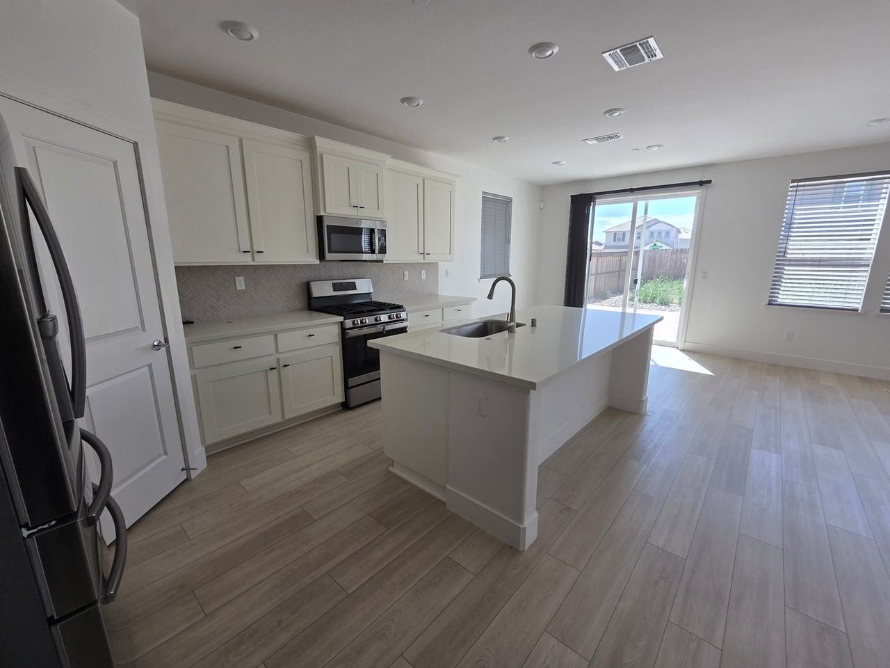 8358 Akino Ct - Photo 4 of 26