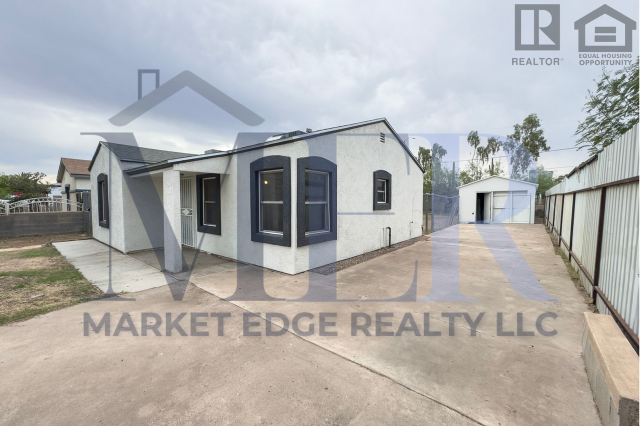 2517 E Culver St - Photo 6 of 40