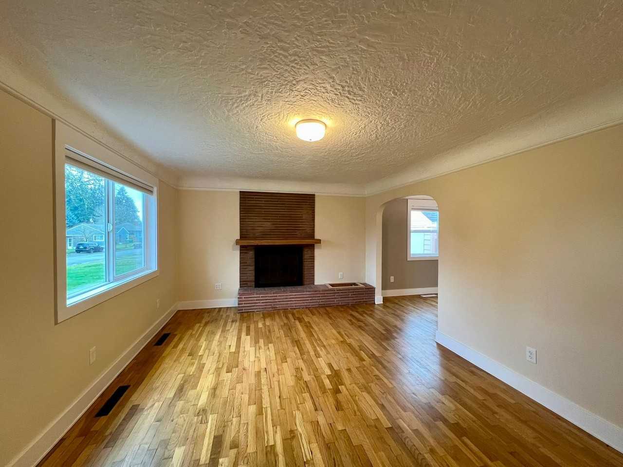 3402 Pear St Se - Photo 4 of 23