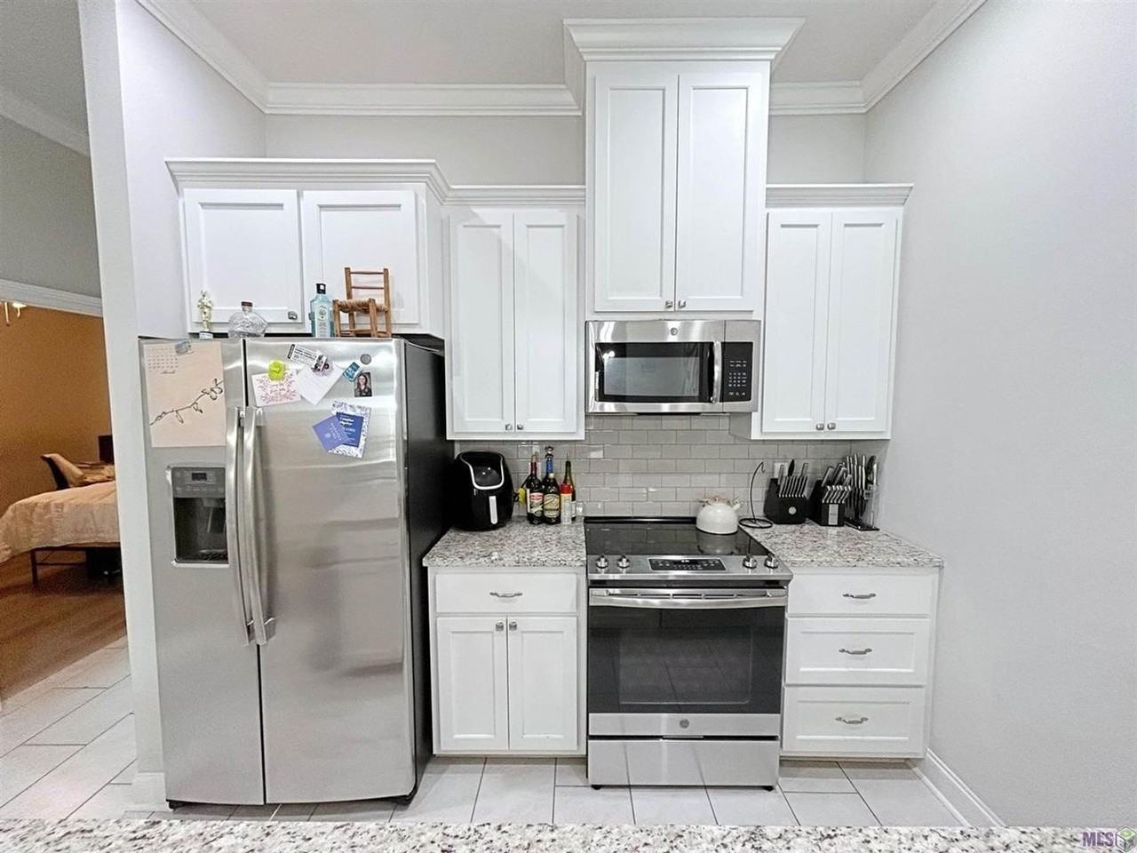 8114 Stonelake Ave - Photo 2 of 12