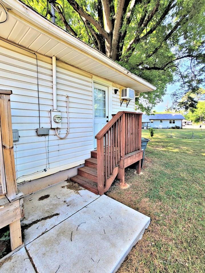 4321 Arlington Ct Nw - Photo 4 of 10