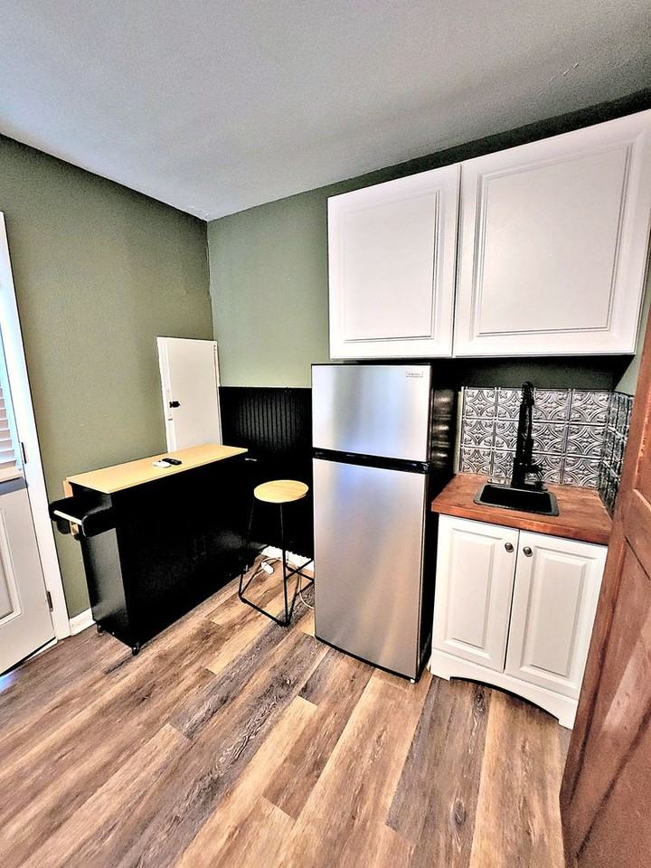 4321 Arlington Ct Nw - Photo 6 of 10