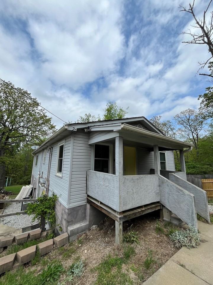 660 W Whillock St - Photo 3 of 9