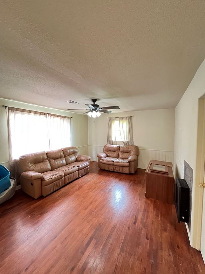 660 W Whillock St - Photo 4 of 9