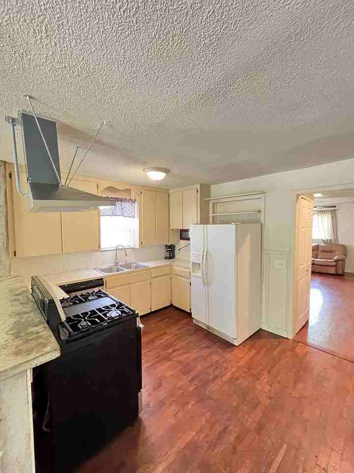 660 W Whillock St - Photo 6 of 9