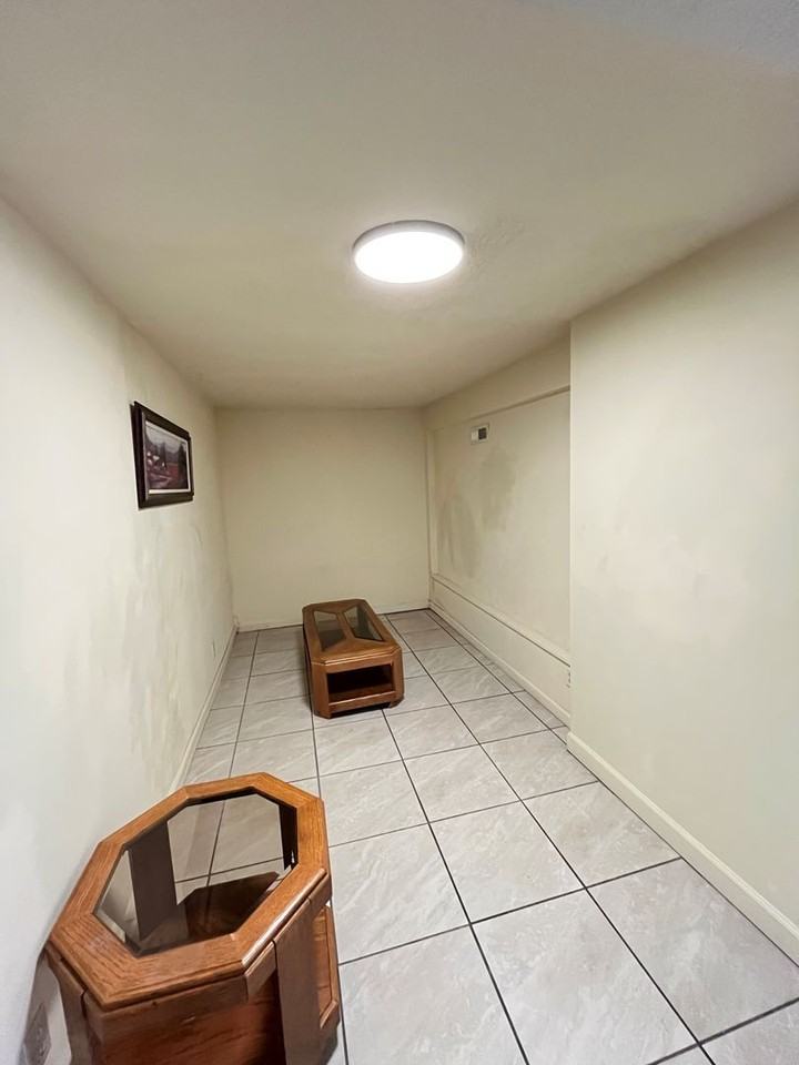 664 W Whillock St - Photo 4 of 9