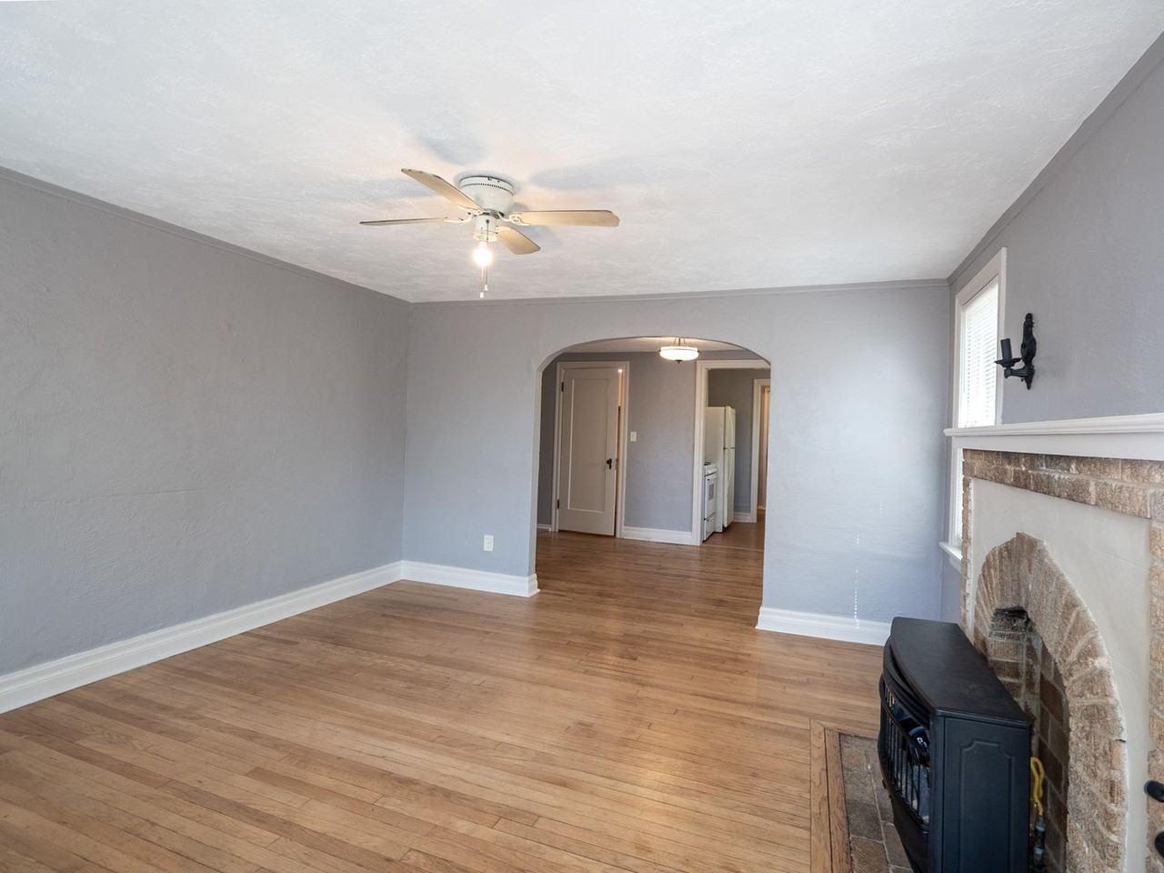 2436 Nw 12th St - Photo 2 of 21