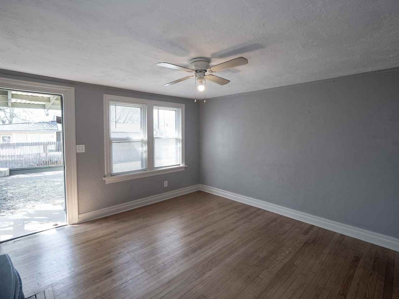 2436 Nw 12th St - Photo 4 of 21