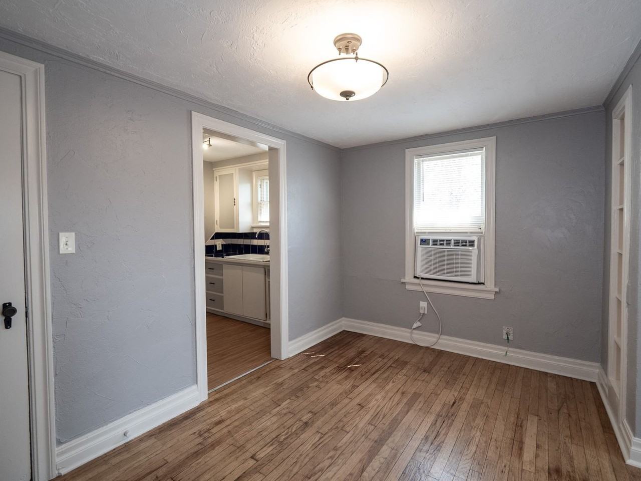 2436 Nw 12th St - Photo 6 of 21