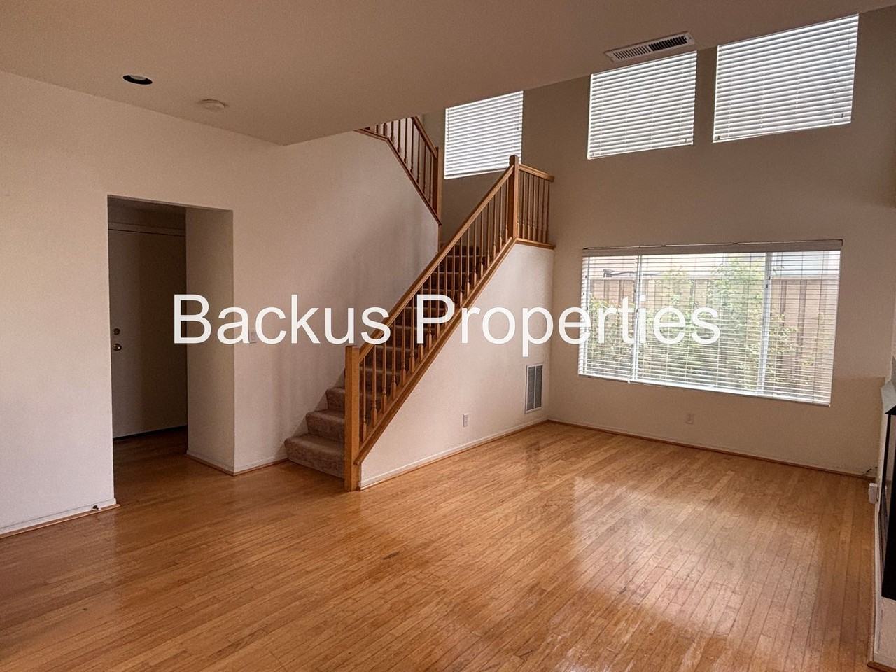 19366 Acclaim Dr - Photo 5 of 30