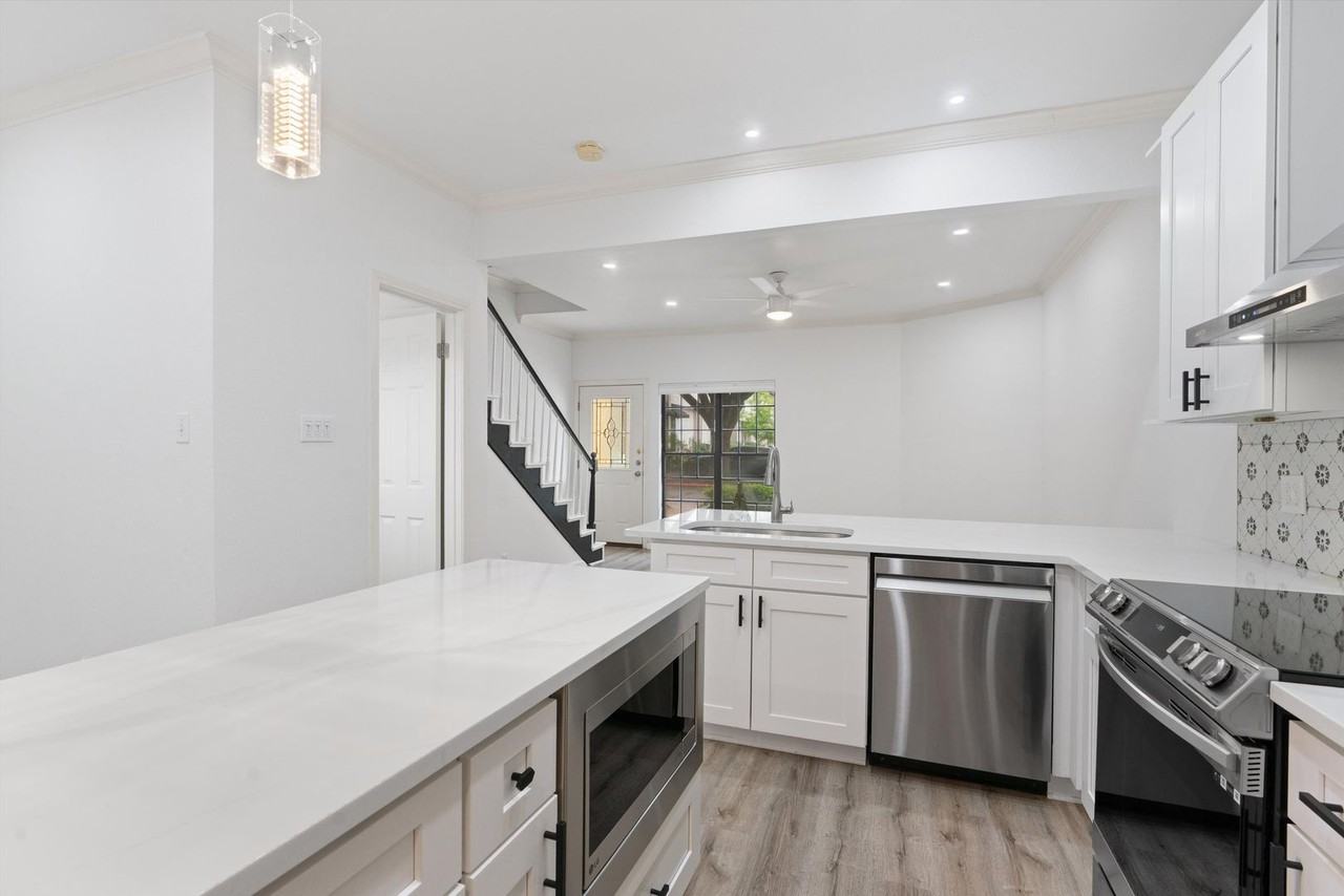1307 Kinney Ave #148