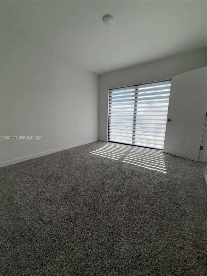 14571 Southwest 261st Street #14571 - Photo 5 of 14