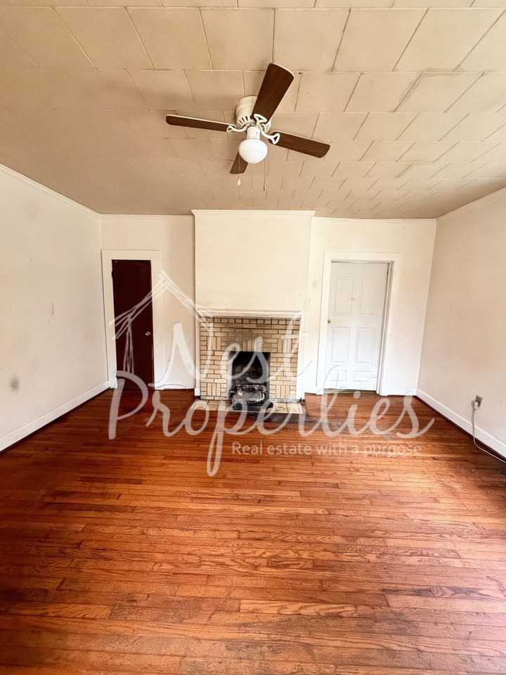 625 Oneal St #1 - Photo 2 of 6