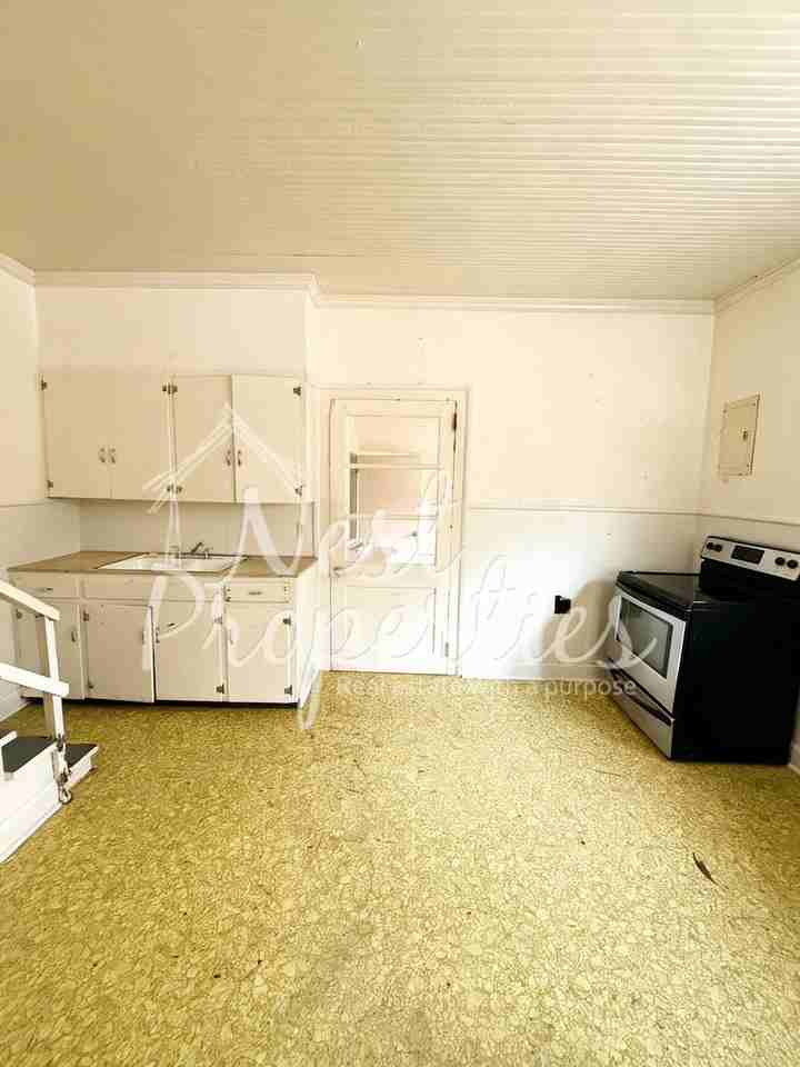 625 Oneal St #1 - Photo 3 of 6