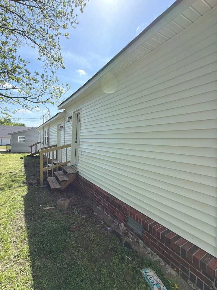 125 E Jefferson St #1 - Photo 2 of 5