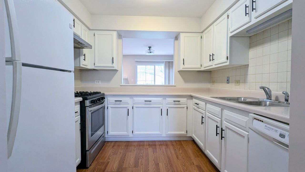 310 W Happfield Dr #12 - Photo 6 of 16