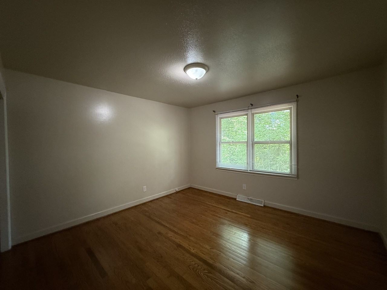 323 Raeford Ave #323 - Photo 2 of 11