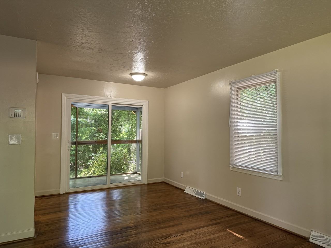 323 Raeford Ave #323 - Photo 3 of 11