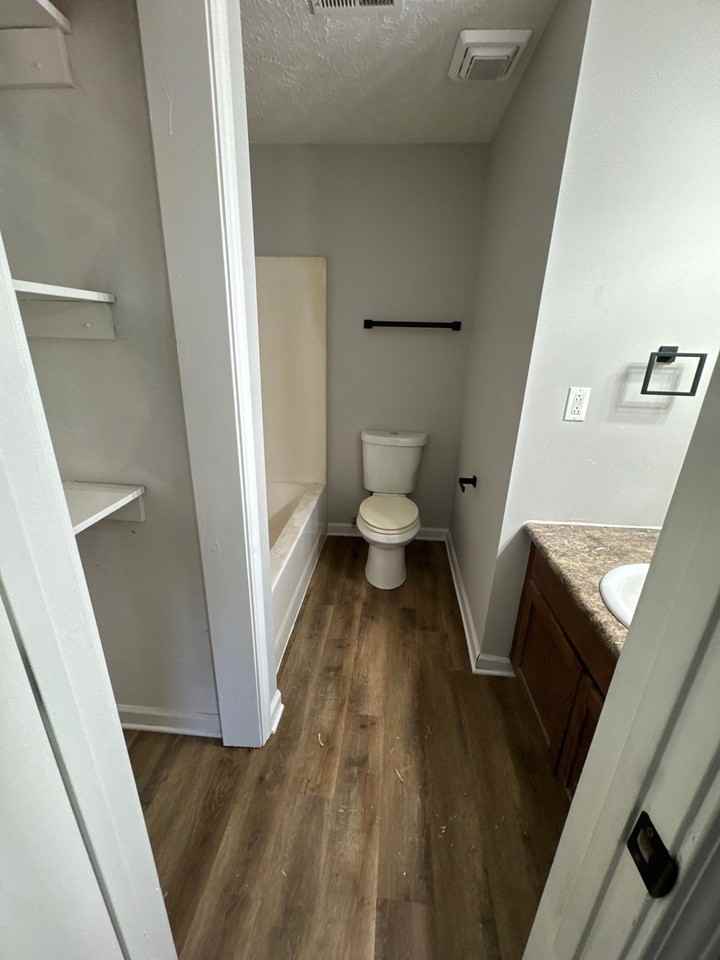 811 Scott St #1 - Photo 7 of 8