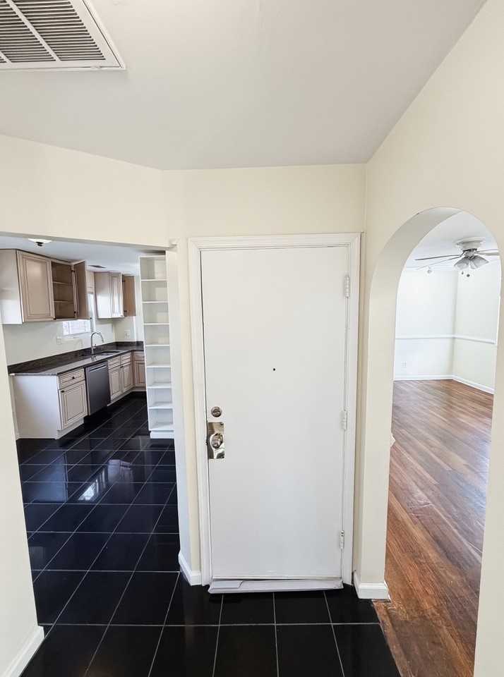 8316 Roanoke AvenueUnit 3 #3 - Photo 2 of 9