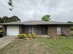 424 N Hillcrest St #1 - Photo 1 of 1