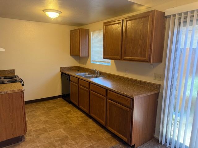 9211 Dalewood St - Photo 7 of 30