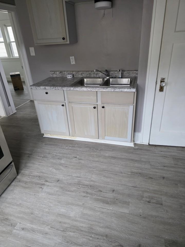 3222 W Fairmount Ave #1 - Photo 3 of 11