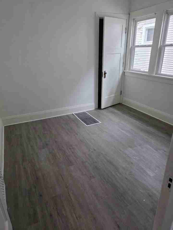 3222 W Fairmount Ave #1 - Photo 5 of 11