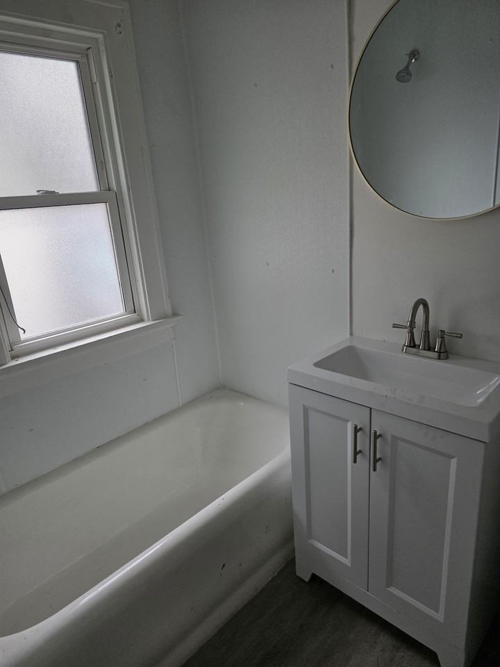 3222 W Fairmount Ave #1 - Photo 7 of 11