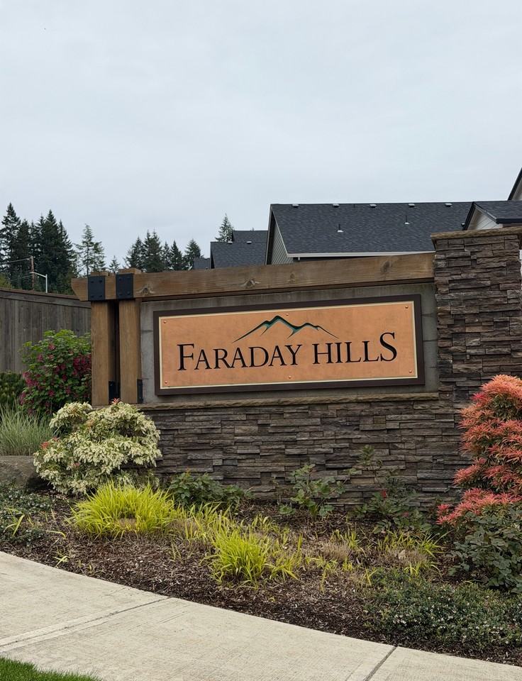 995 Ne Wildwood Dr #1 - Photo 2 of 13