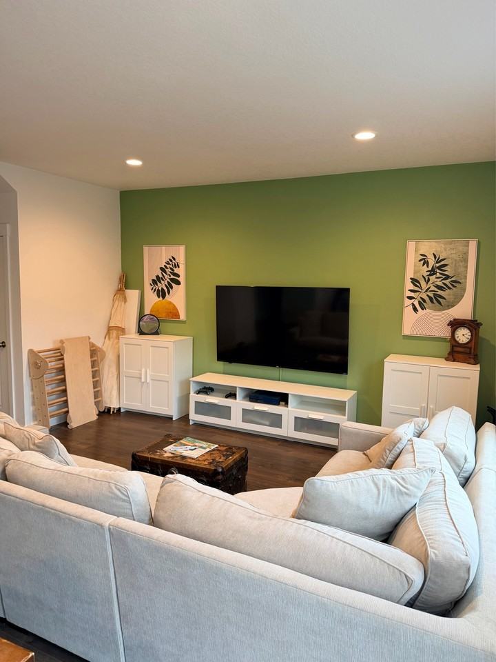 995 Ne Wildwood Dr #1 - Photo 3 of 13