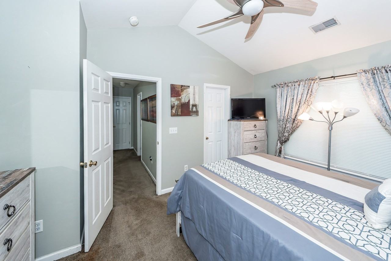 7988 Shadow Oak Dr #1 - Photo 3 of 50