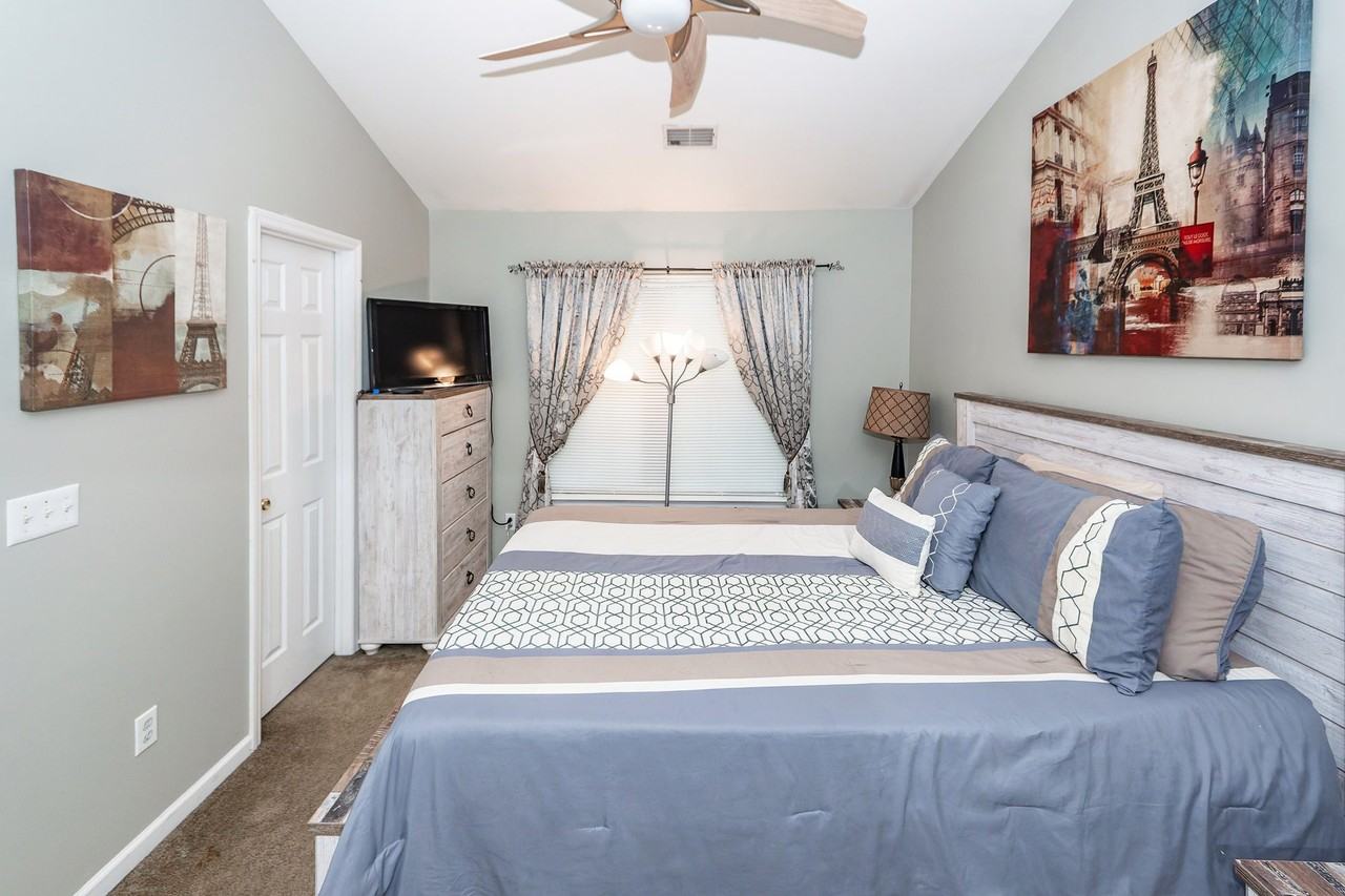 7988 Shadow Oak Dr #1 - Photo 4 of 50