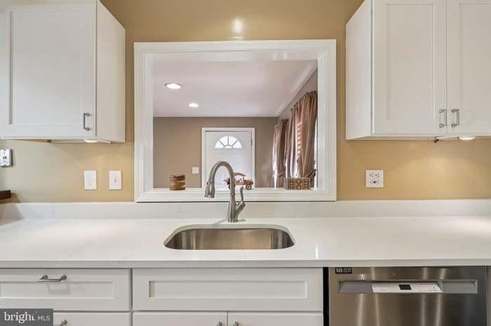 7707 Leigh Rd - Photo 5 of 19