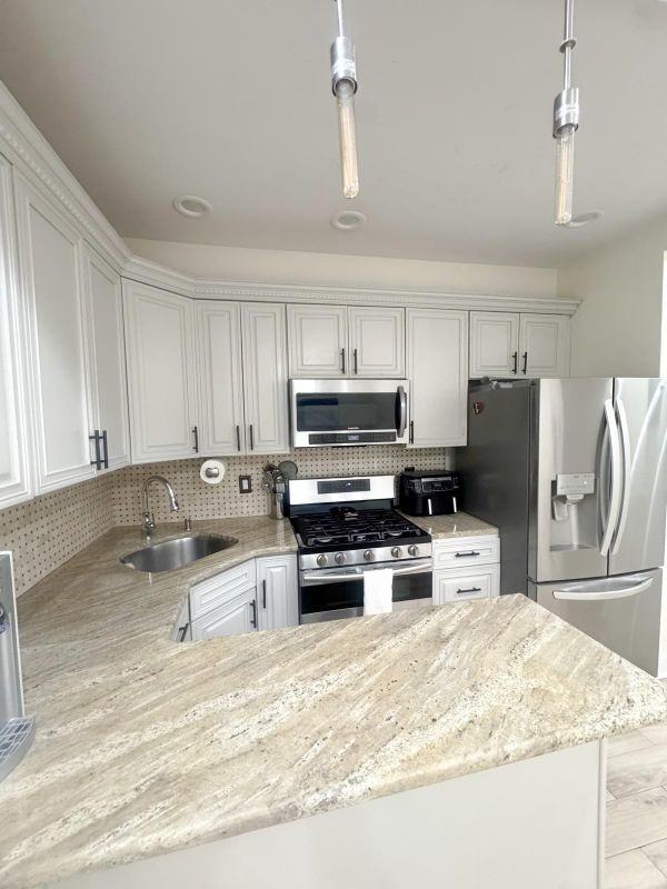 13532 Kew Gardens Rd - Photo 2 of 14