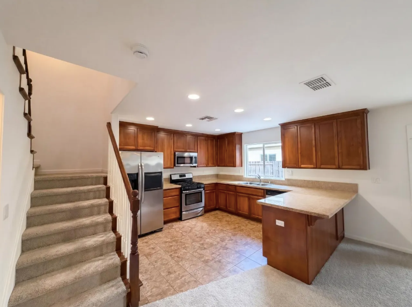 251 Sugnet Way - Photo 2 of 34