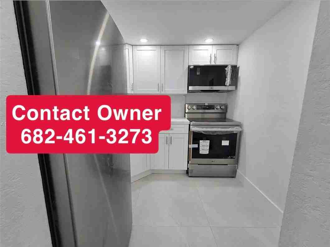 627 Canton - Photo 4 of 7