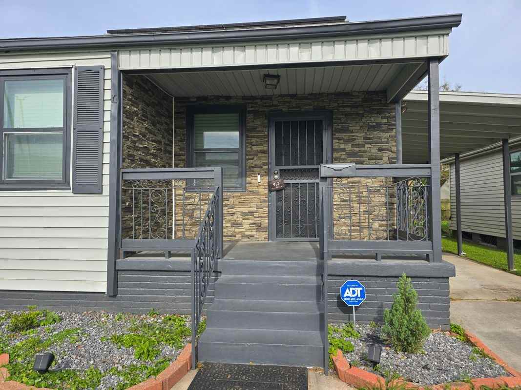 912 Monticello Ave - Photo 3 of 25