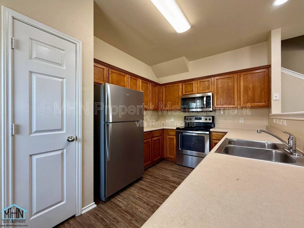 5807 Golf Bnd #2 - Photo 6 of 9