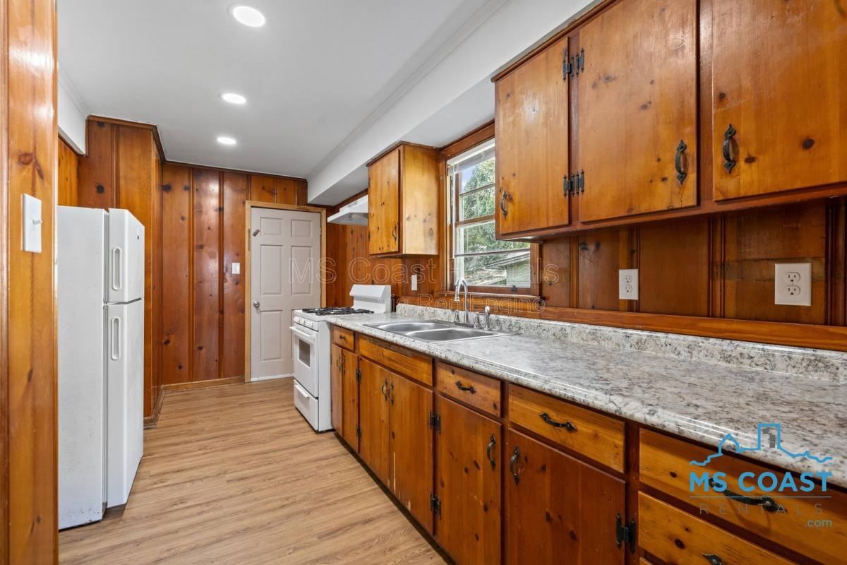 2050 N Dr - Photo 6 of 10