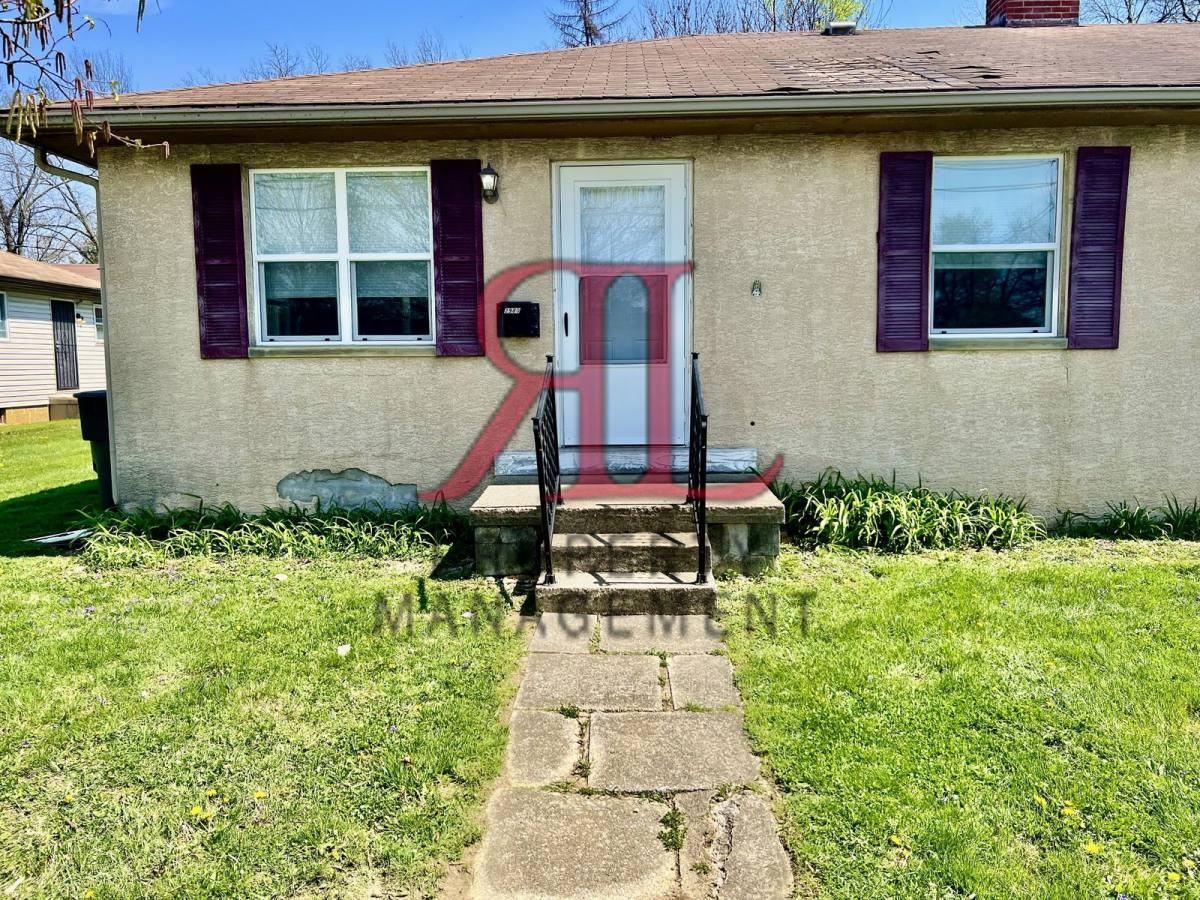 2980 Reis Ave - Photo 2 of 10