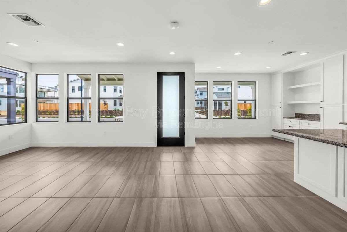 111 Sea Shell Ave - Photo 2 of 10