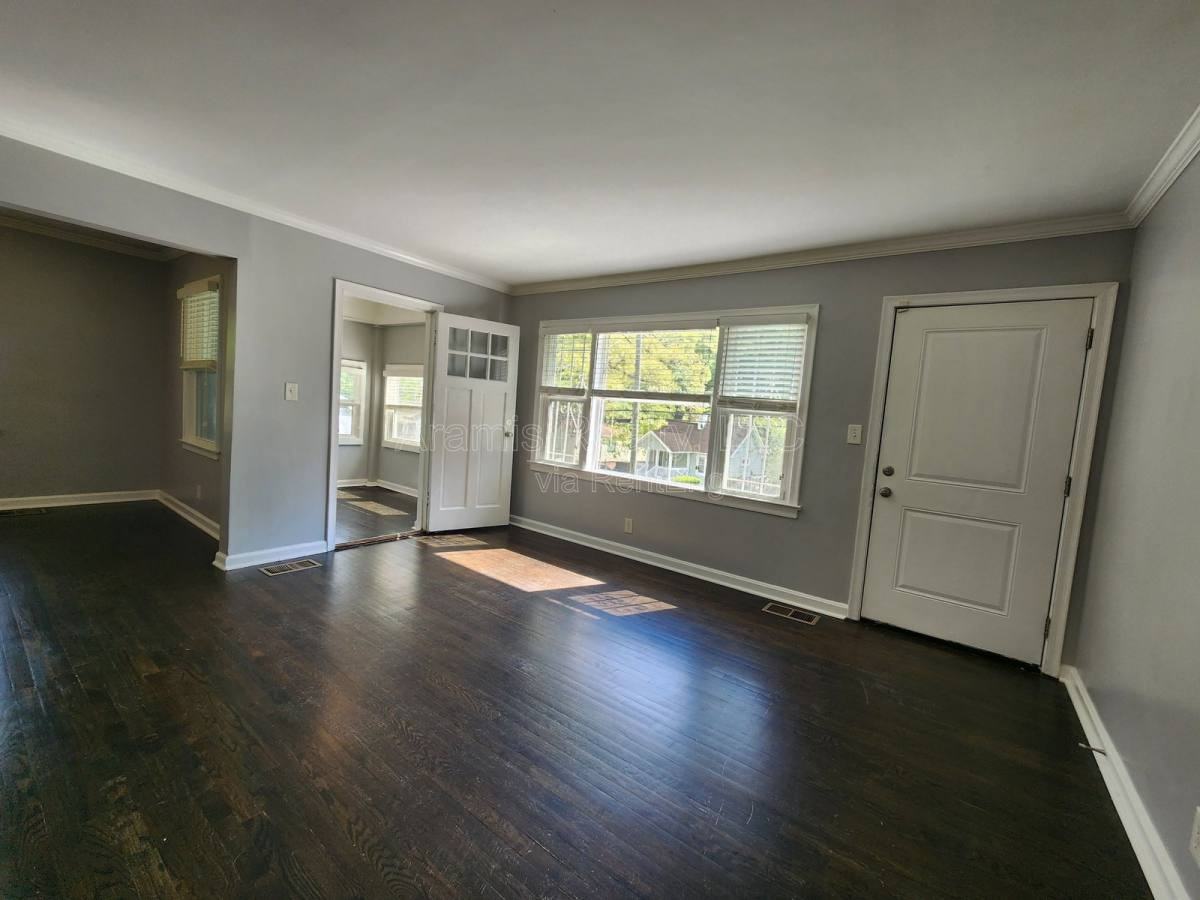 120 Burbank Dr Nw - Photo 3 of 10
