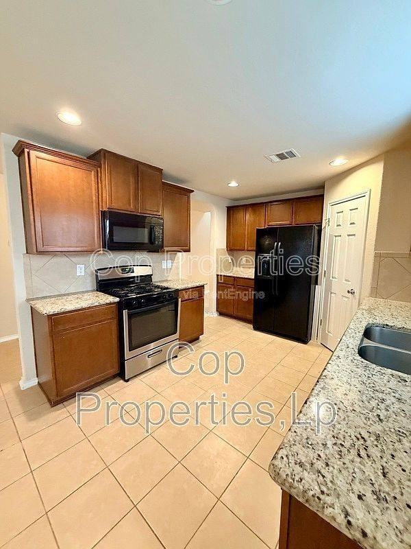 741 Clearbrook Ave - Photo 4 of 10