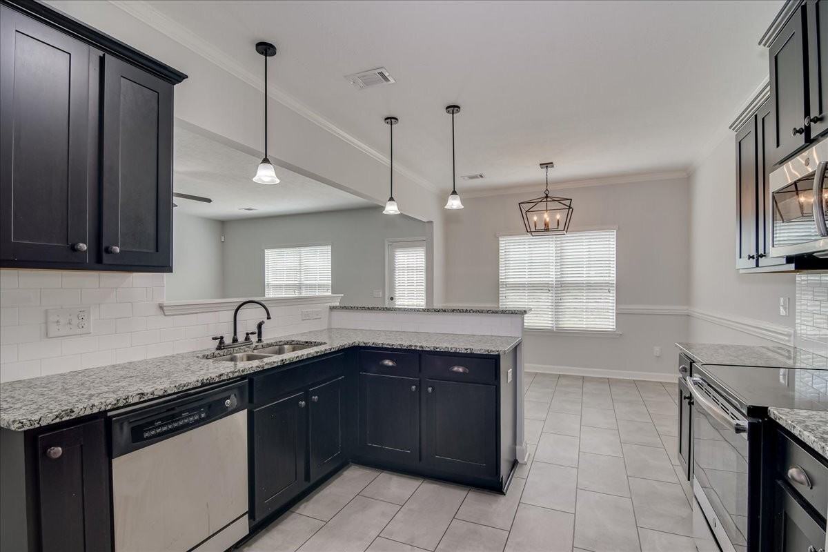 3028 Ashley Loop - Photo 3 of 36